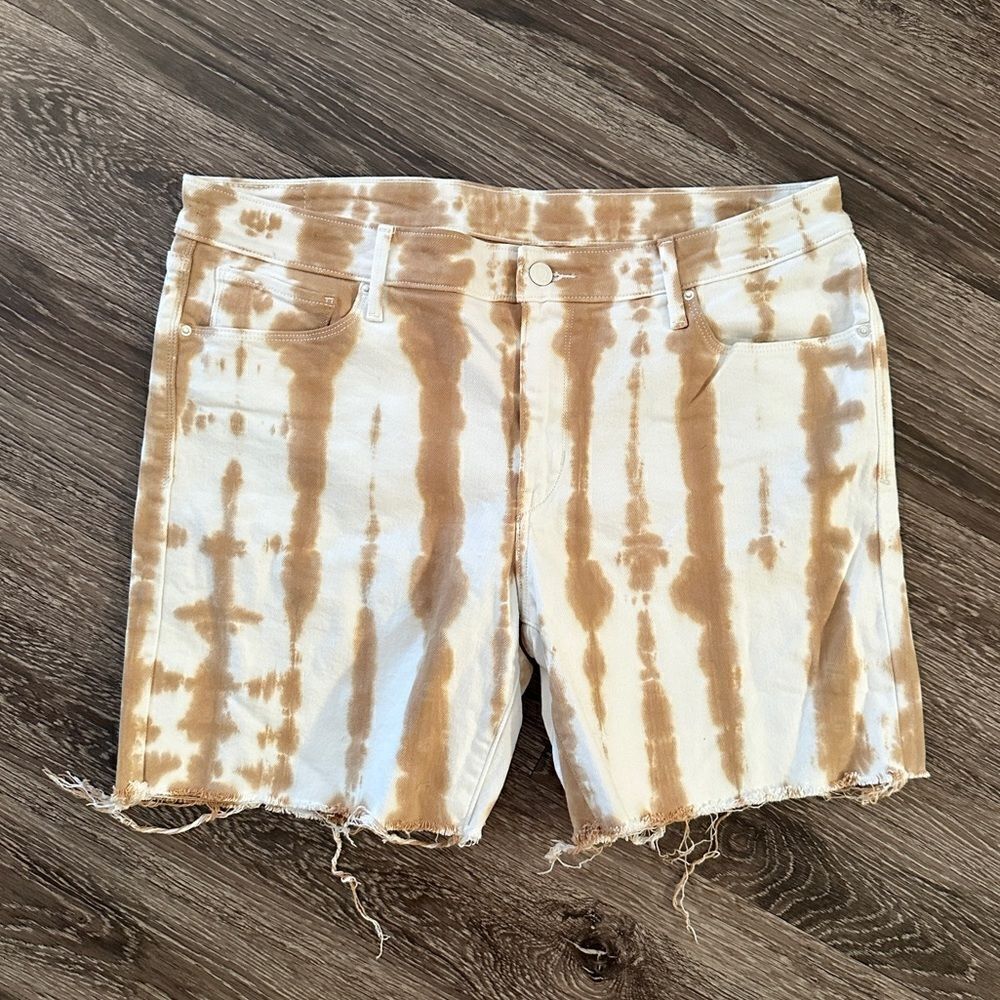 Levi’s tie dye cut off shorts